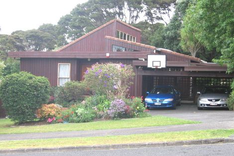 Photo of property in 13 Hiwihau Place, Glenfield, Auckland, 0629