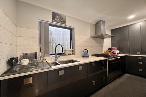 Photo of property in 6b Rippleside Place, Pahurehure, Papakura, 2113