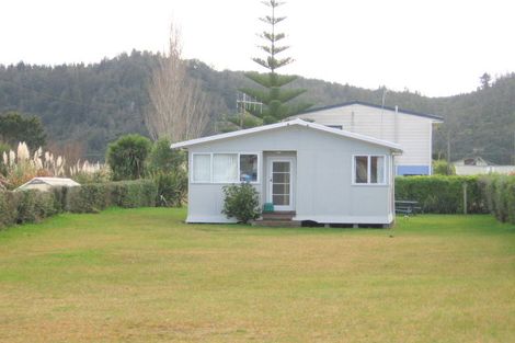 Photo of property in 104 Riverview Road, Whangamata, 3620