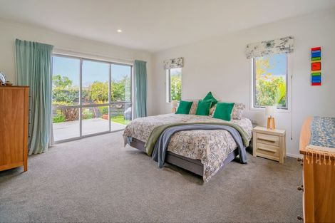 Photo of property in 20 Roseberry Place, Whitianga, 3510