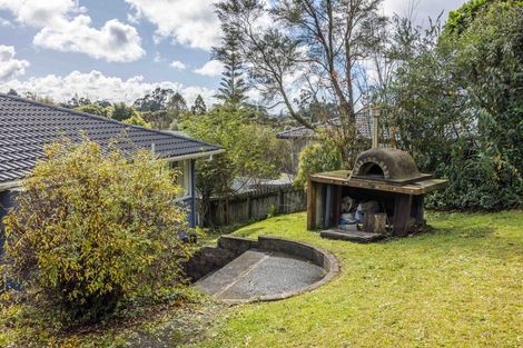 Photo of property in 38 Staincross Street, Green Bay, Auckland, 0604