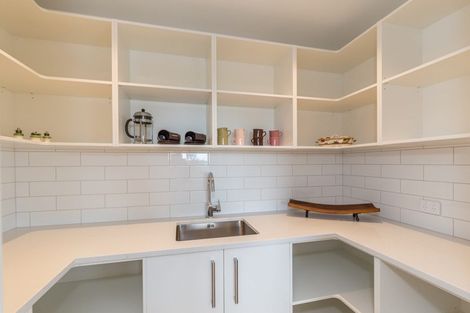 Photo of property in 435 Tararua Road, Levin, 5571