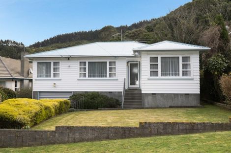 Photo of property in 92 Chester Road, Tawa, Wellington, 5028