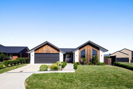 Photo of property in 6 Lewis Way, Cambridge, 3434