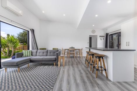 Photo of property in 7 Strathnaver Drive, Waikawa Beach, Manakau, 5573