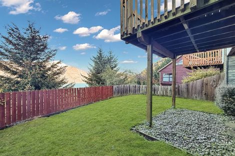 Photo of property in 2a Bird Place, Fernhill, Queenstown, 9300