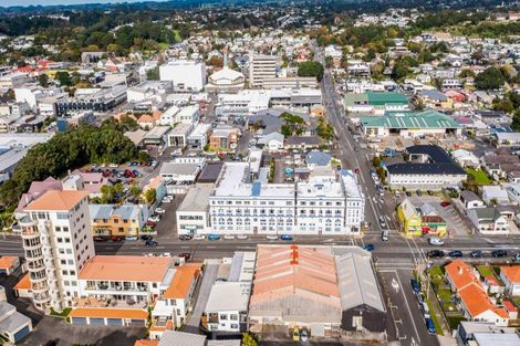 Photo of property in Devonport Apartments, 26/127 Saint Aubyn Street, New Plymouth, 4310
