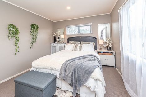 Photo of property in 14 Golf Vue Place, Castlecliff, Whanganui, 4501