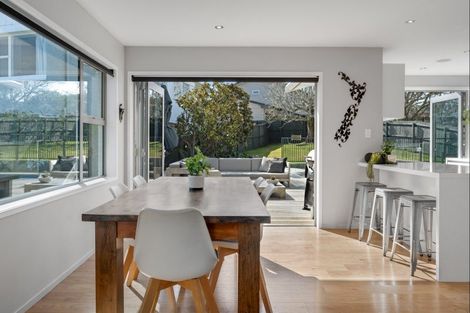 Photo of property in 62 Evelyn Road, Cockle Bay, Auckland, 2014