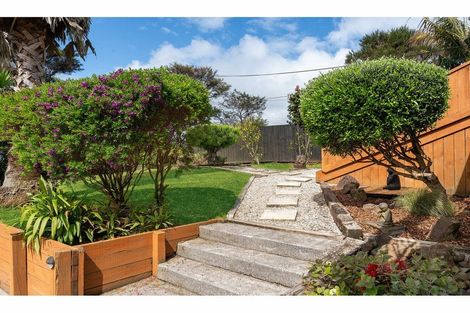 Photo of property in 673 Huia Road, Parau, Auckland, 0604