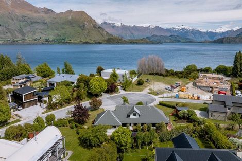 Photo of property in 4 Baker Grove, Wanaka, 9305