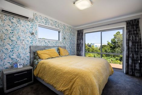 Photo of property in 398 Mangorei Road, Highlands Park, New Plymouth, 4312