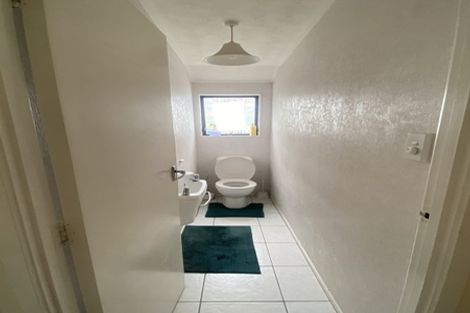 Photo of property in 102 Stapleford Crescent, Browns Bay, Auckland, 0630