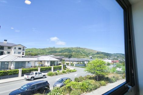 Photo of property in 36 Bluff Road, Kenepuru, Porirua, 5022