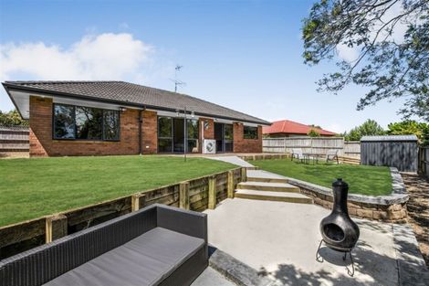 Photo of property in 11 Adair Place, Weymouth, Auckland, 2103