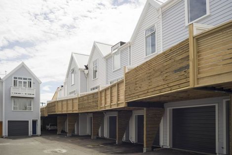 Photo of property in Pirie Street Townhouses, 28/35 Pirie Street, Mount Victoria, Wellington, 6011