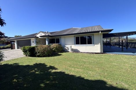 Photo of property in 6 Kea Place, Fitzherbert, Palmerston North, 4410