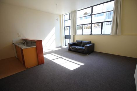 Photo of property in Carillion/the Knoll, 33 Thompson Street, Mount Cook, Wellington, 6011