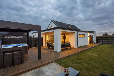 Photo of property in 4 Goldie Drive, Rangiora, 7400