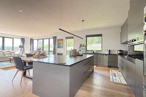 Photo of property in 14b Mackay Drive, Greenhithe, Auckland, 0632