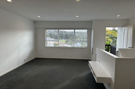 Photo of property in 2/84 Peach Road, Glenfield, Auckland, 0629