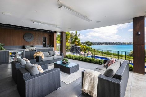 Photo of property in 32 Tindalls Bay Road, Tindalls Beach, Whangaparaoa, 0930