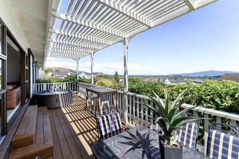 Photo of property in 1 Mohua Street, Waikanae, 5036