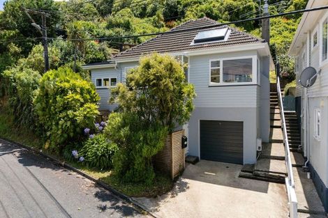 Photo of property in 7 Houghton Bay Road, Houghton Bay, Wellington, 6023