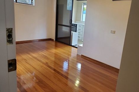 Photo of property in 15 Hedge Row, Sunnyhills, Auckland, 2010