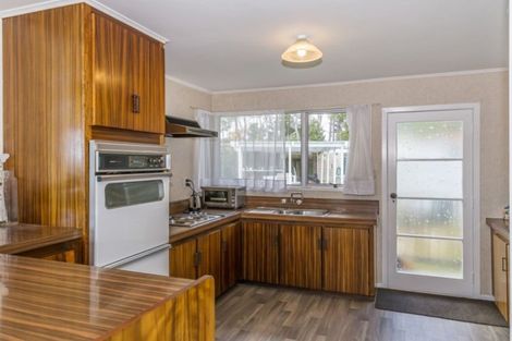 Photo of property in 7 Sykes Avenue, Hatfields Beach, Orewa, 0931