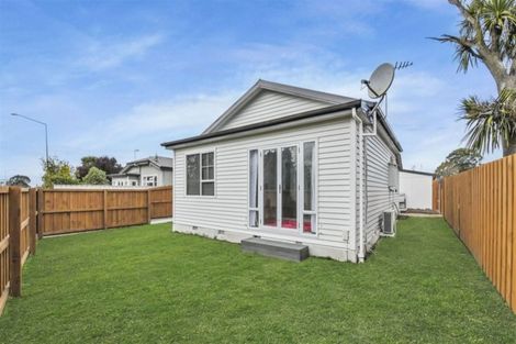 Photo of property in 156 Wainoni Road, Avondale, Christchurch, 8061
