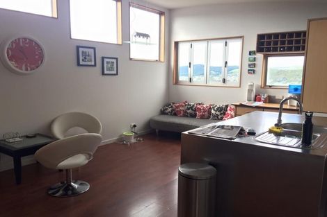 Photo of property in 10 Chastudon Place, Tawa, Wellington, 5028