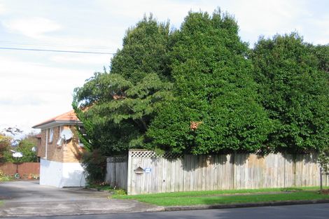 Photo of property in 1/12 Bradbury Road, Botany Downs, Auckland, 2010