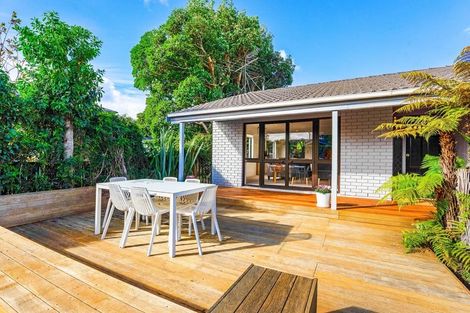 Photo of property in 1/4 Sylvan Park Avenue, Milford, Auckland, 0620