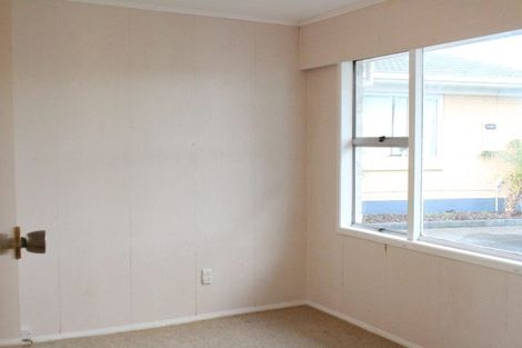 Photo of property in 17 Priestley Drive, Bucklands Beach, Auckland, 2014