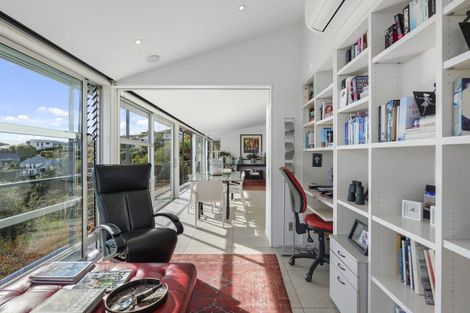 Photo of property in 12a Valley View, Mount Pleasant, Christchurch, 8081