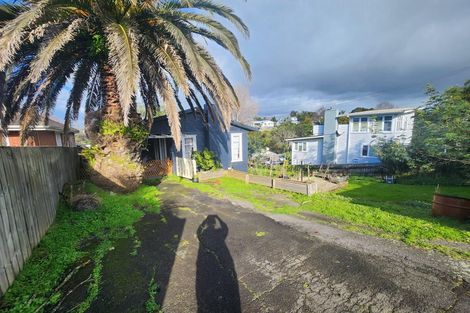Photo of property in 27 Glenfern Road, Mellons Bay, Auckland, 2014