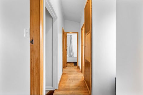 Photo of property in 4 Renfrew Place, Highbury, Palmerston North, 4412