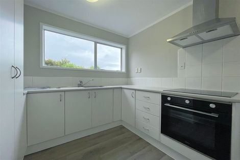 Photo of property in 2/82 Moore Street, Hillcrest, Auckland, 0627