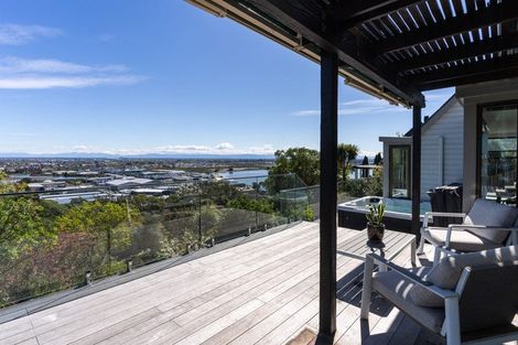 Photo of property in 3 Roland Lane, Mount Pleasant, Christchurch, 8081