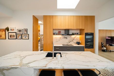 Photo of property in 2 Maida Vale Road, Roseneath, Wellington, 6011