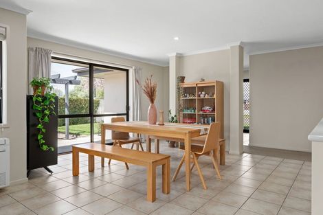 Photo of property in 2 Lavenham Place, Rototuna North, Hamilton, 3210