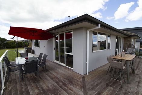 Photo of property in 22 Raddington Way, Huntington, Hamilton, 3210