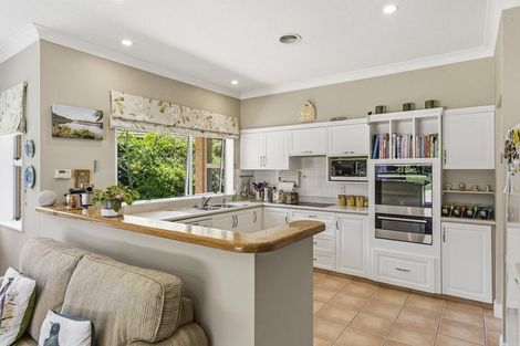 Photo of property in 9 Maple Lane, Waikanae, 5036