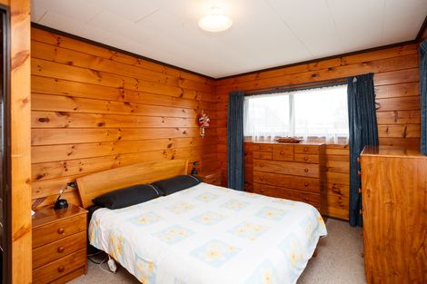 Photo of property in 50 Suzanne Grove, Kelvin Grove, Palmerston North, 4414