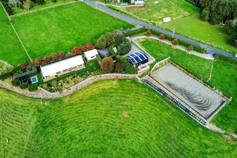 Photo of property in 167 Henwood Road, Paraite, New Plymouth, 4372