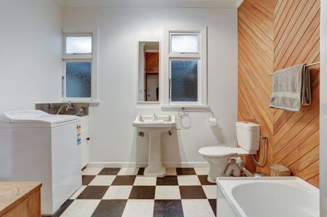 Photo of property in 11 Hipango Terrace, Durie Hill, Whanganui, 4500