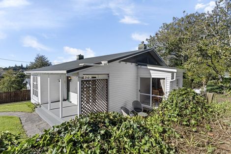 Photo of property in 3 Barrett Street, Westown, New Plymouth, 4310