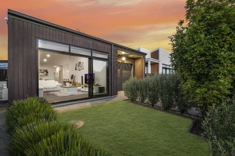 Photo of property in 15 Liberation Road, Papakura, 2110