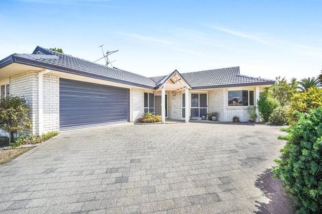 Photo of property in 2 Sunset Close, Western Heights, Hamilton, 3200